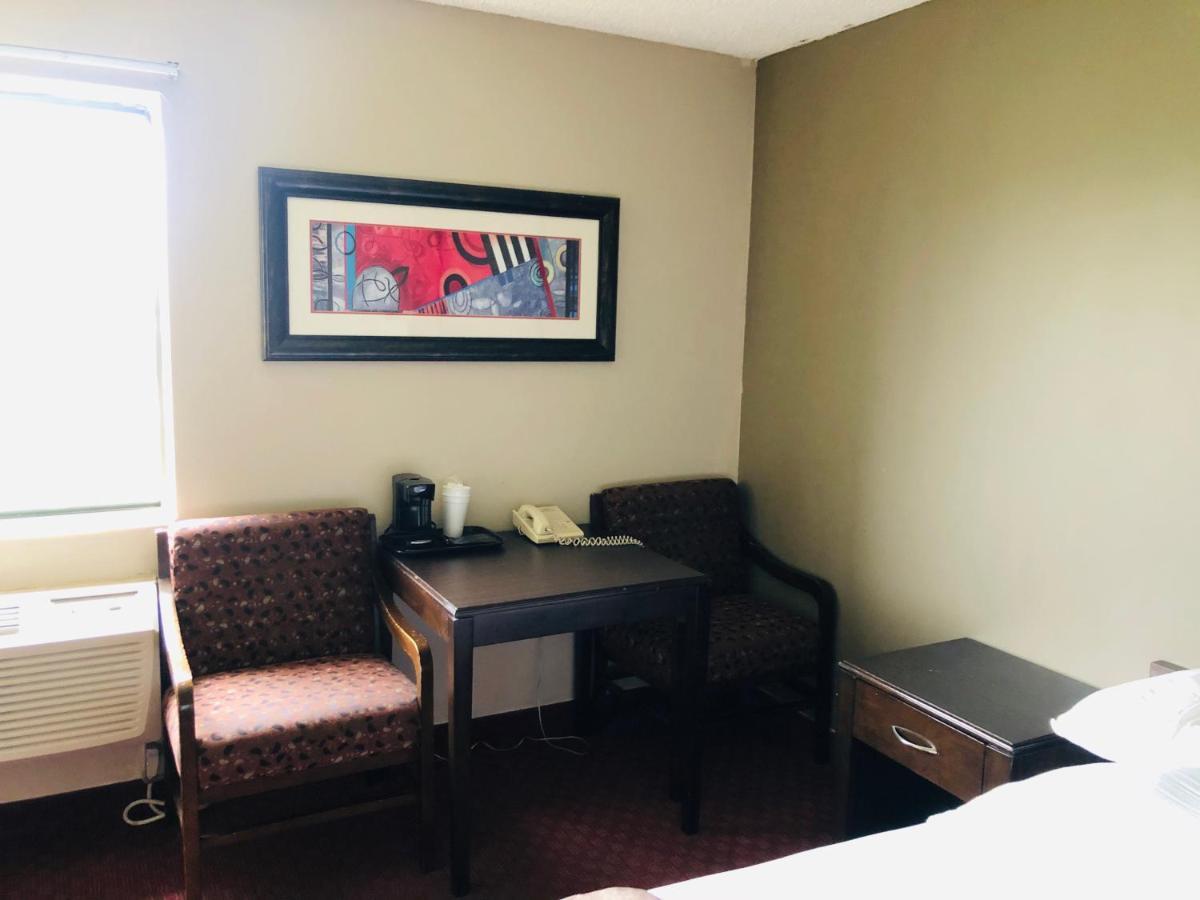 The Inn&Suites Sw Omaha Buitenkant foto