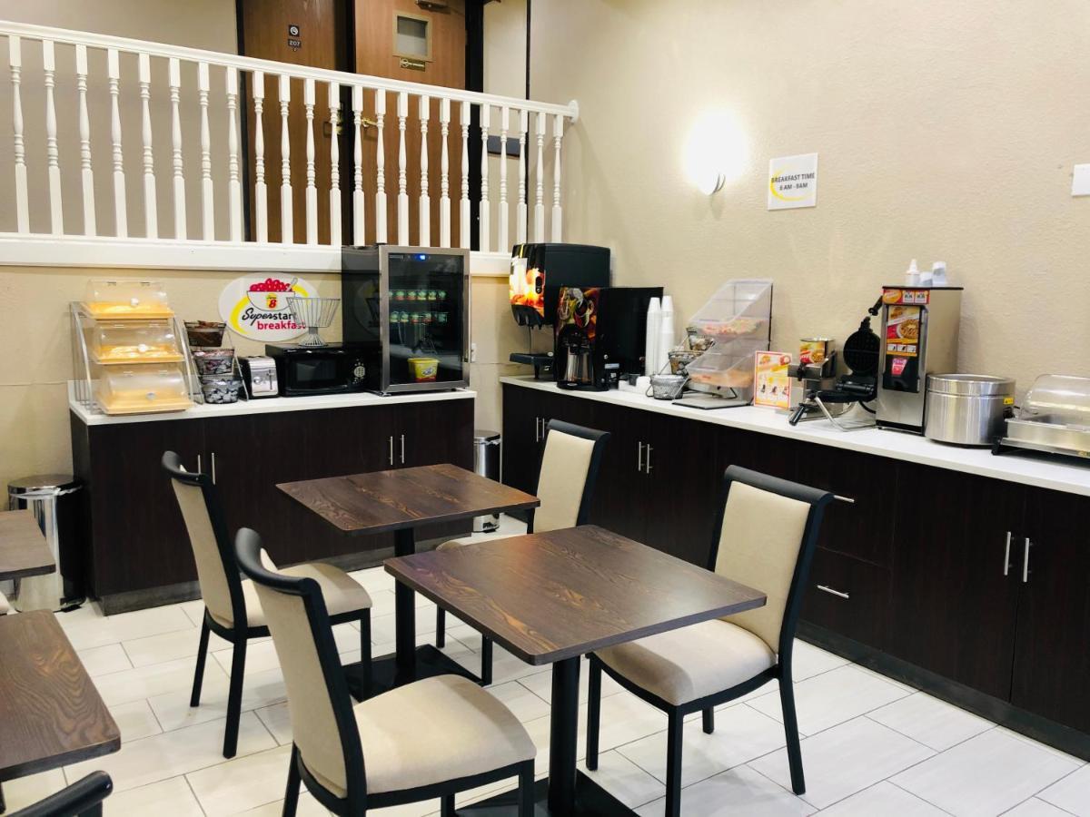 The Inn&Suites Sw Omaha Buitenkant foto